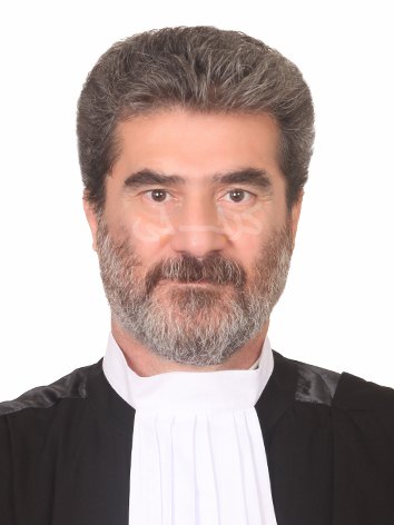 وکیل پایه یک دادگستری
